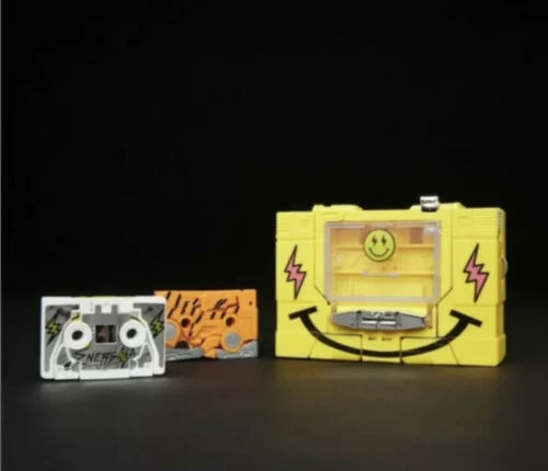 Hasbro Transformers Generations J Balvin Balvintron Energia Buzzsaw And Vibras Stripes 3-PackAction Figure 13 Hasbro Transformers Generations J Balvin Balvintron Energia Buzzsaw And Vibras Stripes 3-PackAction Figure - Image 11